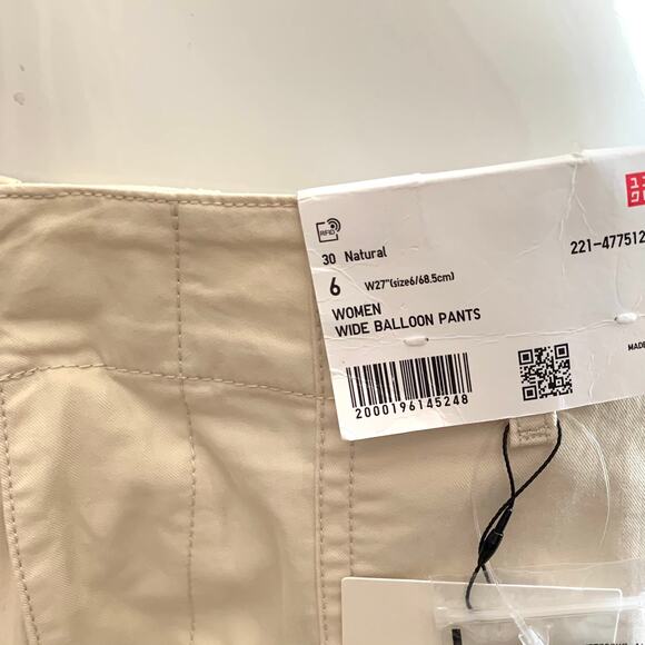 Uniqlo C Wide Balloon Pants in Natural - Picture 8 of 12